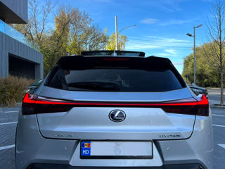 Lexus UX 300e