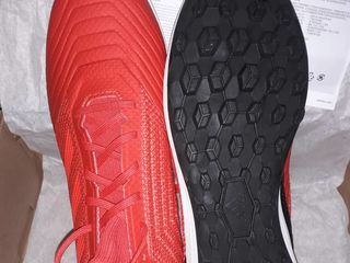 Новые бутсы-кроссовки с шипами и новые футзалки мужские Adidas foto 3