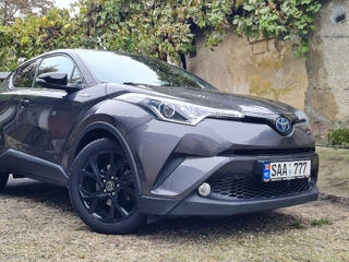 Toyota C-HR foto 1