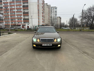 Mercedes E-Class foto 2