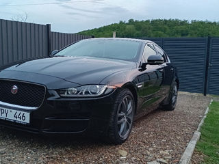 Jaguar XE foto 1