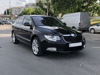 Skoda Superb foto 2