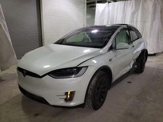 Tesla Model X foto 2
