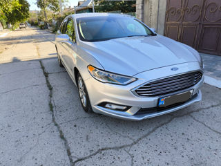 Ford Fusion foto 2