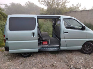 Toyota Hiace foto 3