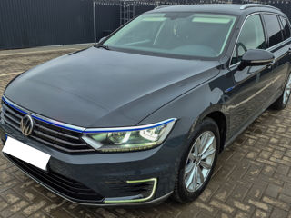 Volkswagen Passat foto 2