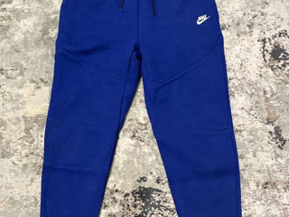 Pantaloni nike tech