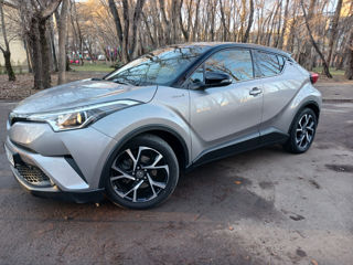 Toyota C-HR foto 2