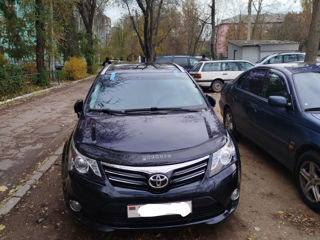 Toyota Avensis foto 2