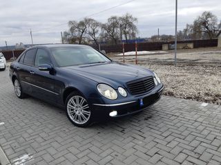 Mercedes E Class foto 2