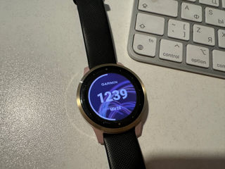 Vând ceas inteligent Garmin Vivoactive 4S (culoare roz cu auriu) foto 1