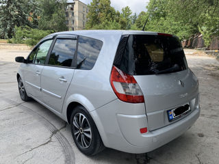 Renault Grand Scenic foto 2