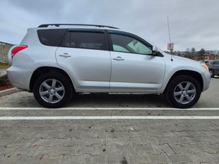 Toyota Rav 4 foto 2