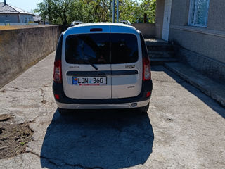 Dacia Logan foto 2