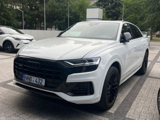 Audi Q8 foto 1