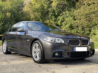 BMW 5 Series foto 8