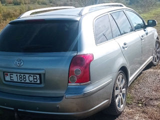 Toyota Avensis foto 6