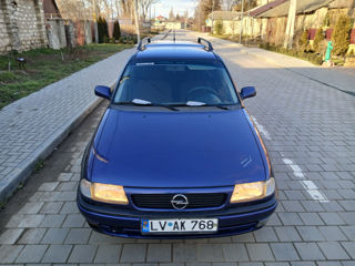 Opel Astra foto 2