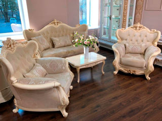 Set mobilier clasic pentru salon, sufragerie. Canapea, 2 fotolii, masa, 6 scaune. foto 5