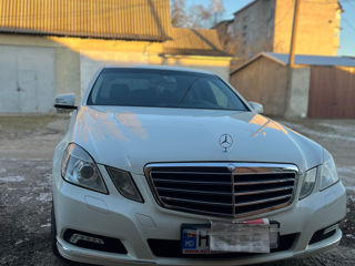 Mercedes E-Class foto 2