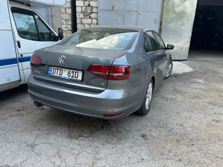 Volkswagen Jetta foto 2