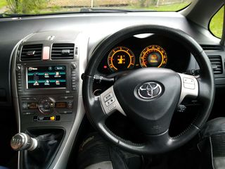 Toyota auris / verso 2.0..2.2 d-cat 2006- 2012 foto 2