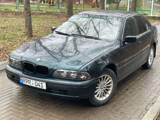 BMW 5 Series foto 5