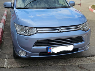 Mitsubishi Outlander foto 2