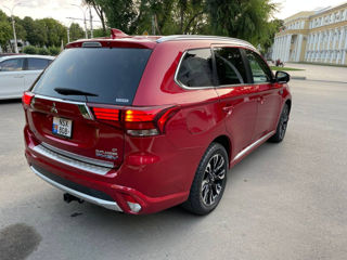 Mitsubishi Outlander foto 2