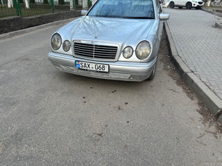 Mercedes E-Class foto 4