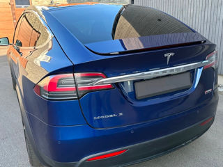 Tesla Model X foto 4