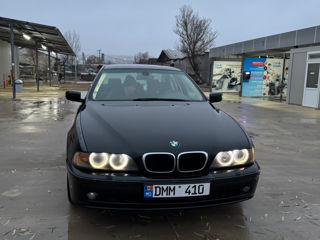 BMW 5 Series foto 2