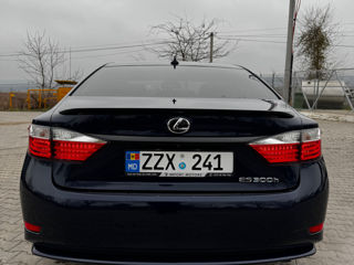 Lexus ES Series