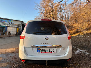 Renault Grand Scenic foto 2