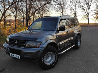 Mitsubishi Montero Sport foto 2