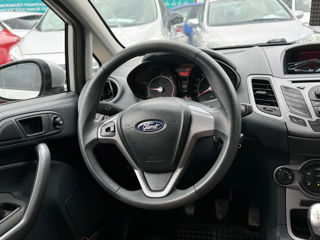 Ford Fiesta foto 10