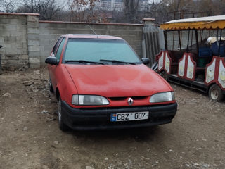 Renault 19