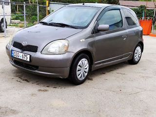 Toyota Yaris foto 2