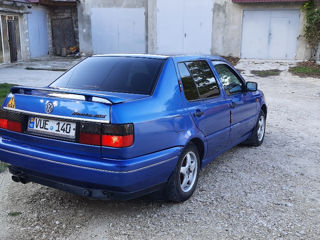 Volkswagen Vento foto 4