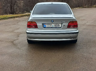 BMW 5 Series foto 5