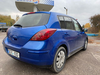 Nissan Versa foto 4