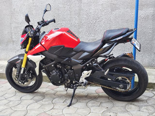 Suzuki GSR-750