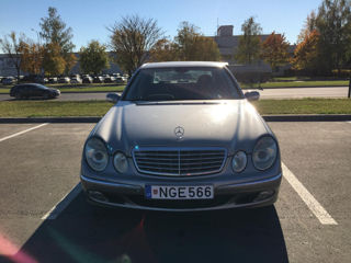 Mercedes E-Class foto 1