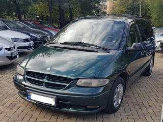 Chrysler Grand Voyager foto 1