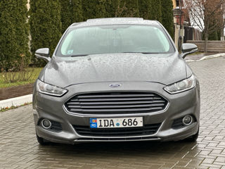 Ford Fusion foto 2