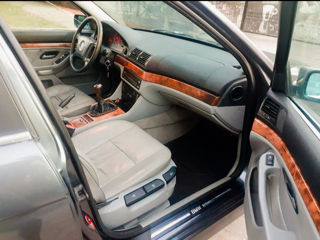 BMW 5 Series foto 7