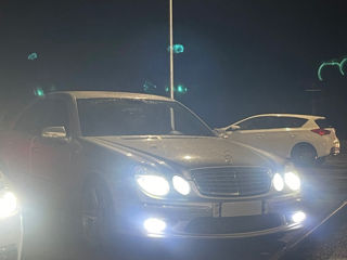 Mercedes E-Class foto 1