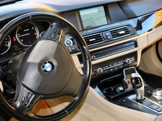 BMW 5 Series foto 8