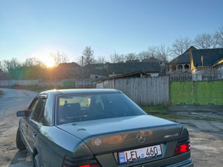 Mercedes E-Class foto 2