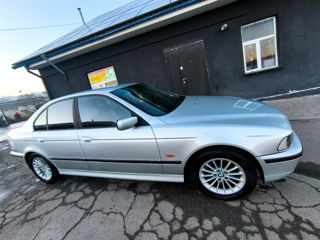 BMW 5 Series foto 6